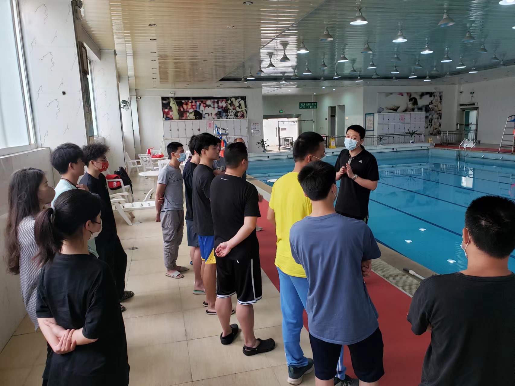 广州城建职业学院国家初级游泳救生员培训顺利开班-广州城建职业学院-体育与健康学院